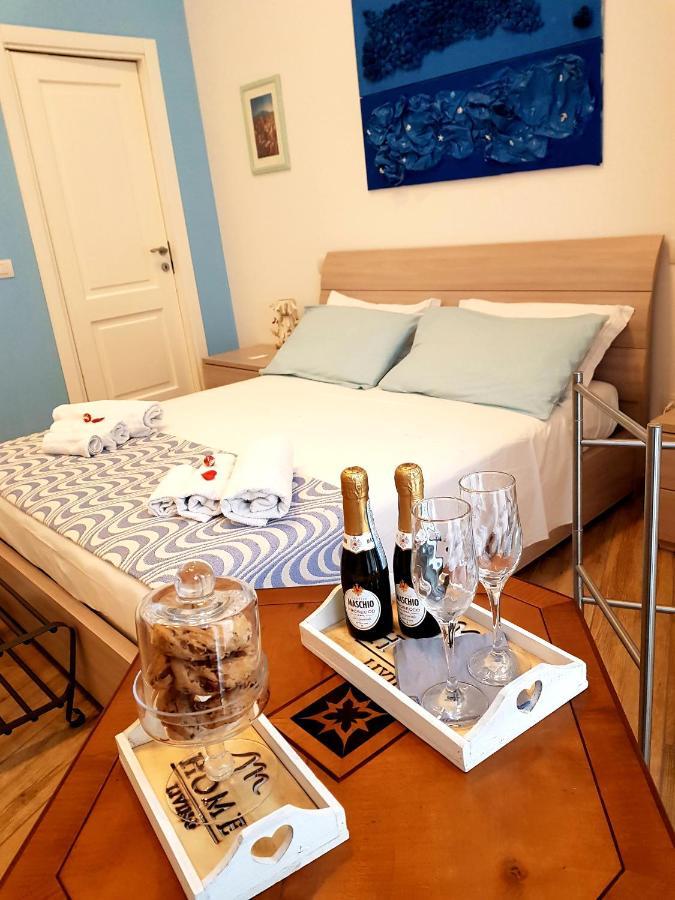 Lo Specchio Dei Papiri Bed and Breakfast Neapel Exteriör bild